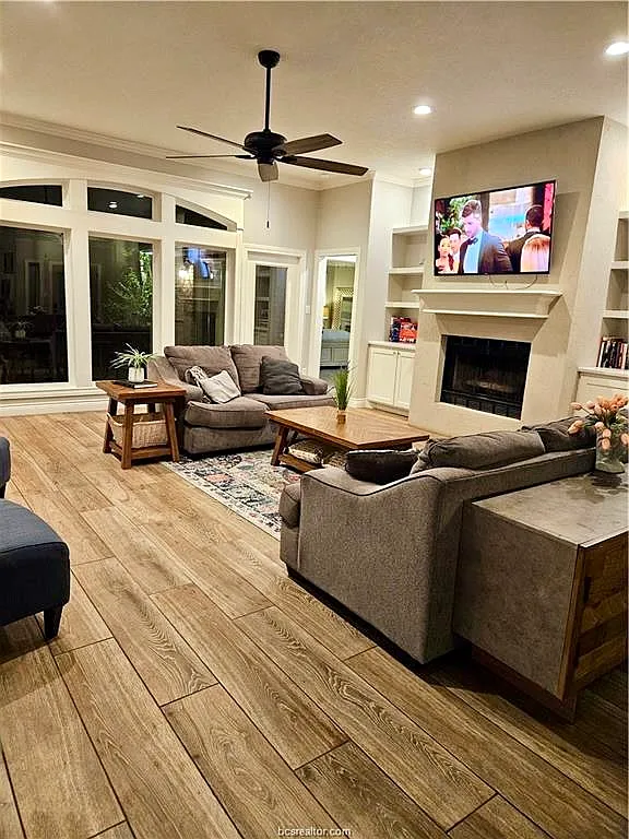 4 bed, 2526 sqft, $2,800 — Photo 3