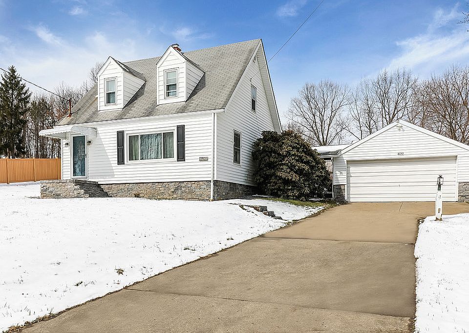 1st image of 46282 Wyoming Ave