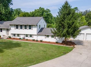 9209 Burchfield Dr, Oak Ridge, TN 37830