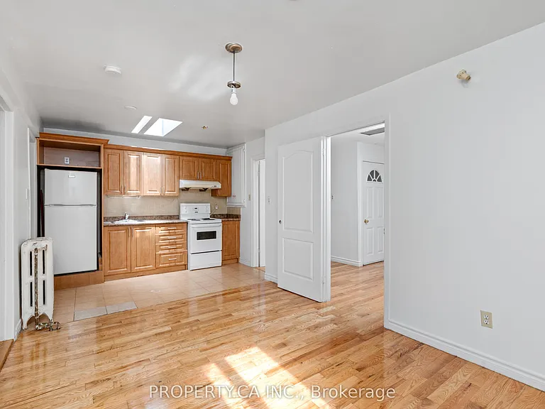 1989 Yonge St #100 — Photo 7