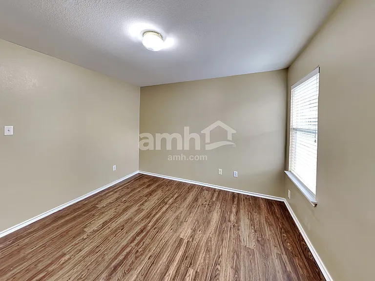 1817 Melissa Oaks Ln — Photo 18