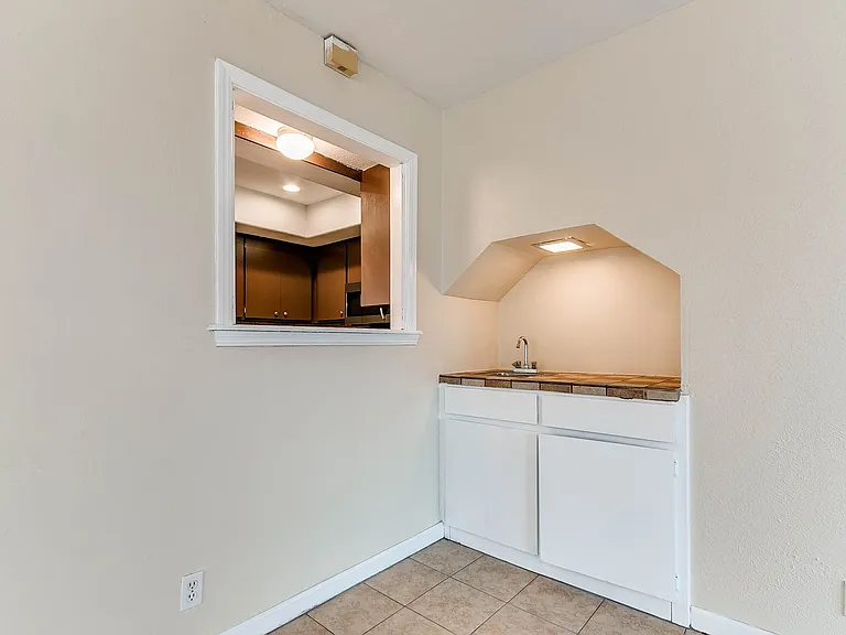 504 N Davis Ave — Photo 21