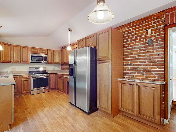 3rd image of 1018 Merrick Ave