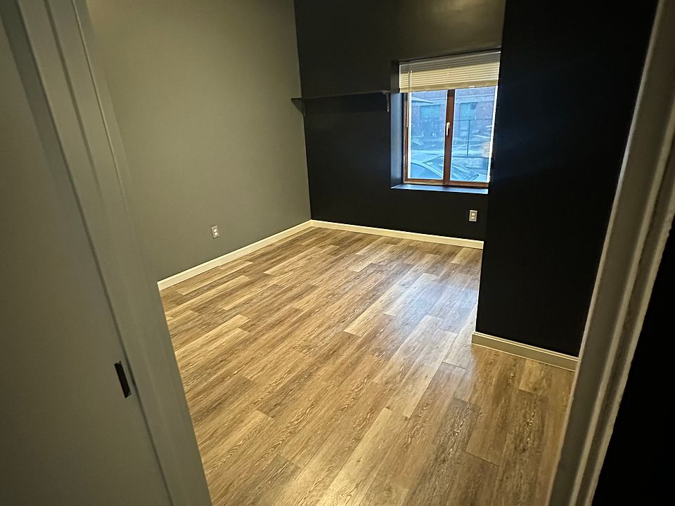 1st image of 30 Cross St #1