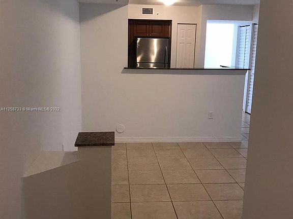 3rd image of 13820 NE 3rd Ct APT 302