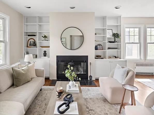 192 Holworthy St Unit 192, Cambridge, MA 02138