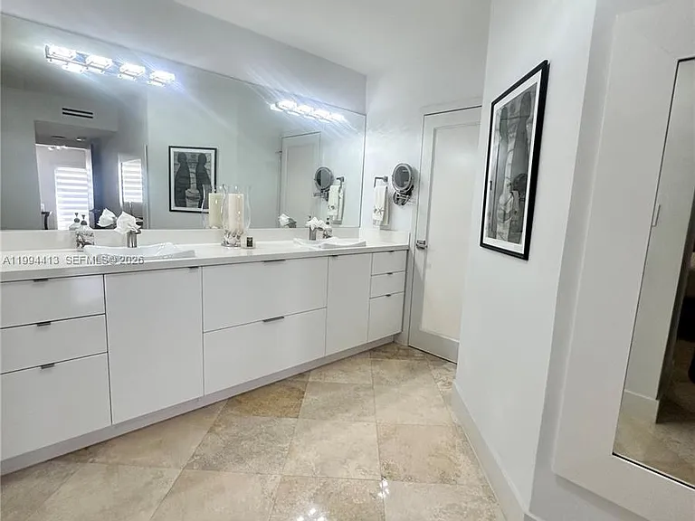 9225 Collins Ave #1111 — Photo 29