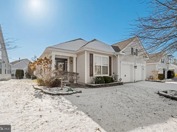 87 Pond View Cir, Barnegat, NJ 08005