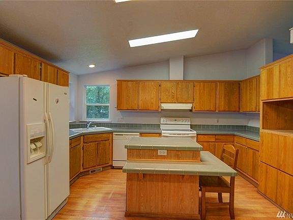 3rd image of 4918 360th St E