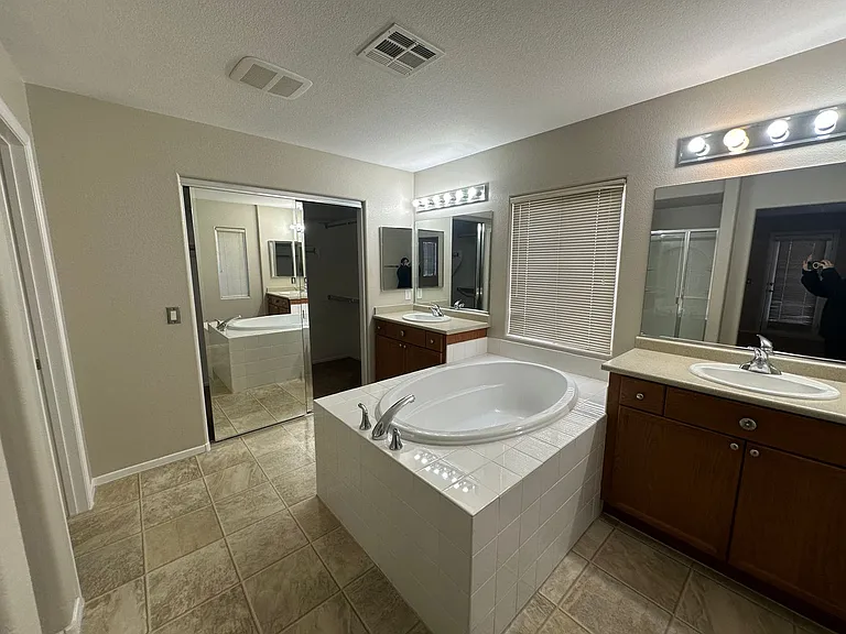 10573 Danielson Ave — Photo 18