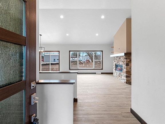 4th image of 4631 Ridge COURT