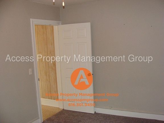 4th image of 1312 Columbus Ave