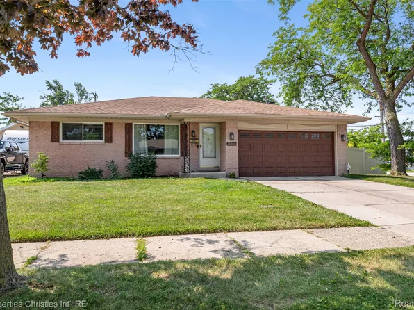 20200 Shores St, Saint Clair Shores, MI 48080