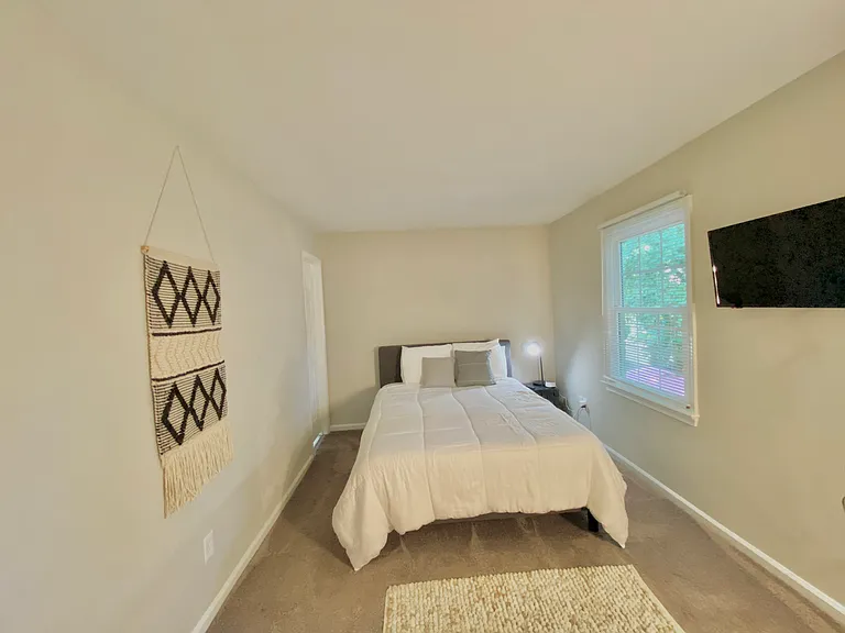 5530 Campus Dr — Photo 10