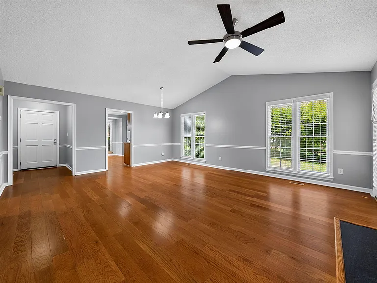 114 Planetree Ln — Photo 4