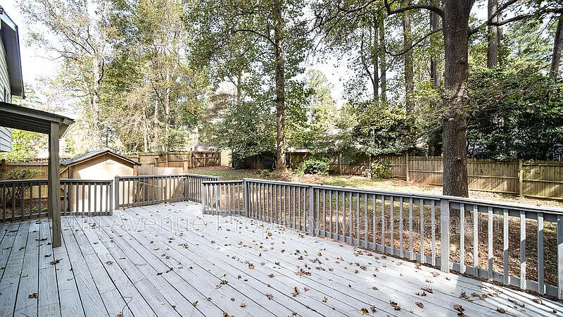 4 bed, 2.5 bath, 2240 sqft, $2,250 — Photo 4