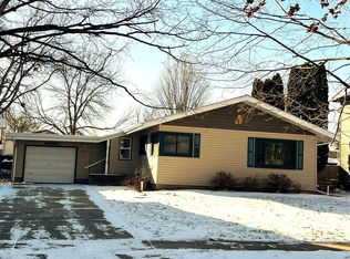 319 3rd Ave E, Cresco, IA 52136