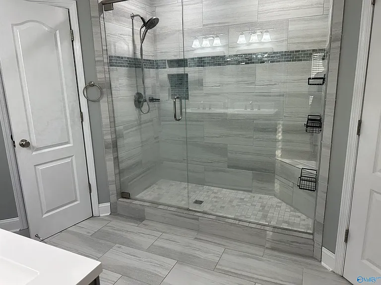 228 Tanner Point Dr — Photo 8