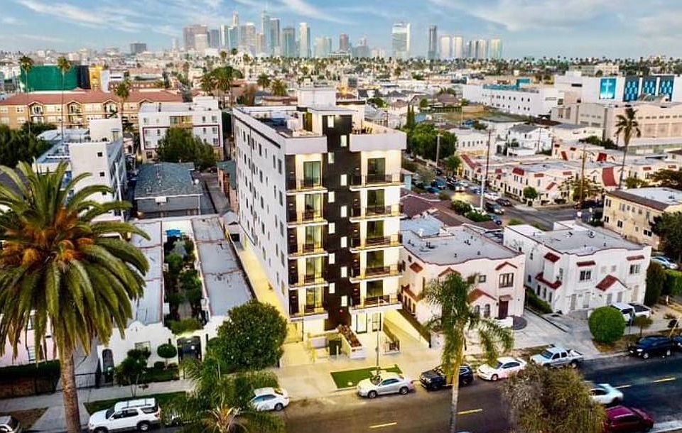 1st image of 920 S Catalina St #3