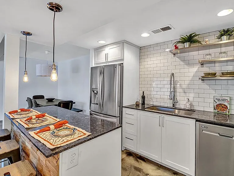 456 W Brown Rd — Photo 2
