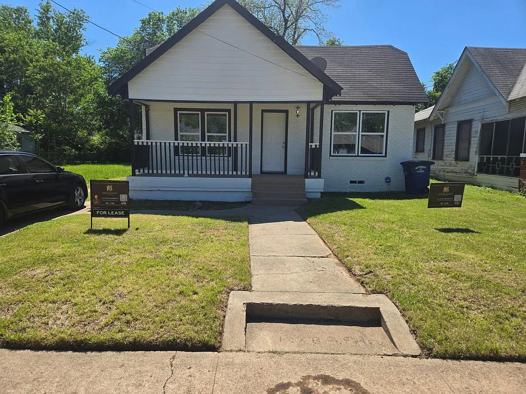 3 bed, 2.0 bath, 1708 sqft, $2,000 — Photo 2