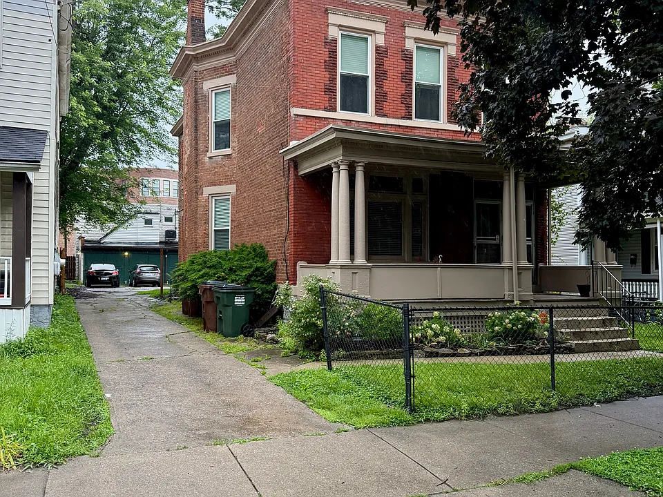 1523 Greenup St #3