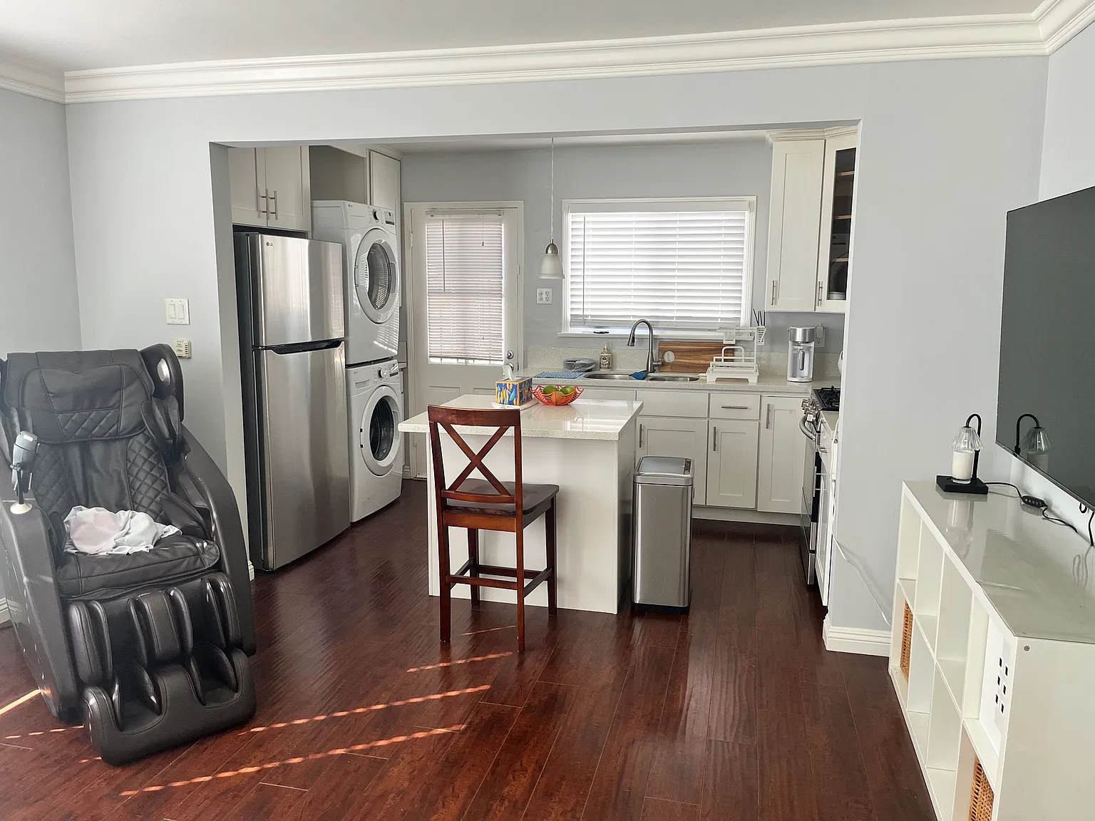 1 bed, 555 sqft, $2,750 — Photo 2