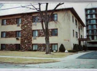 17 W Grove St, Lombard, IL