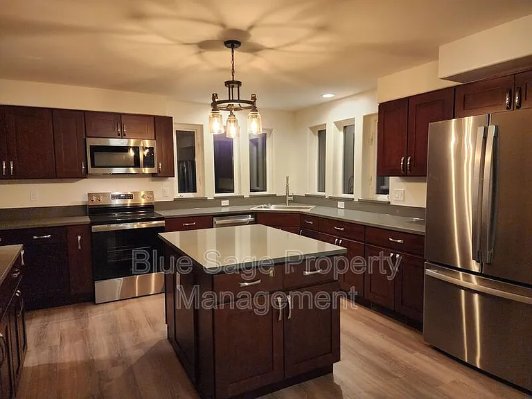 1965 Baker View Dr — Photo 11
