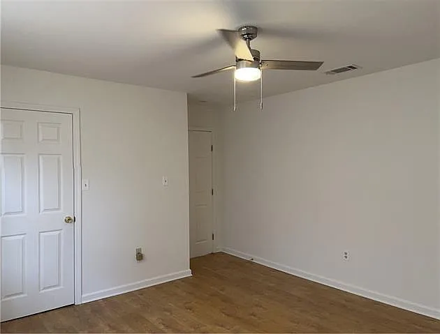 3 bed, 1.0 bath, 1100 sqft, $1,950 — Photo 3