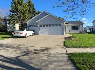 721 Elmwood Dr W, West Fargo, ND 58078