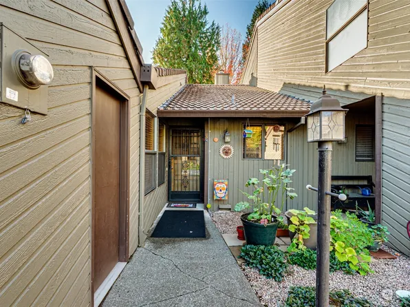 13819 NW 10th Court #E, Vancouver, WA 98685