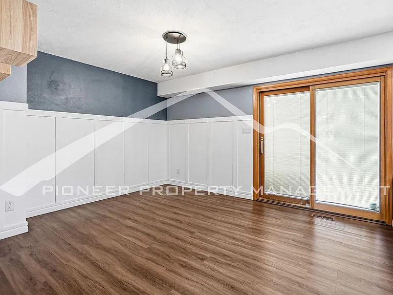 655 S Xenon Ct — Photo 4