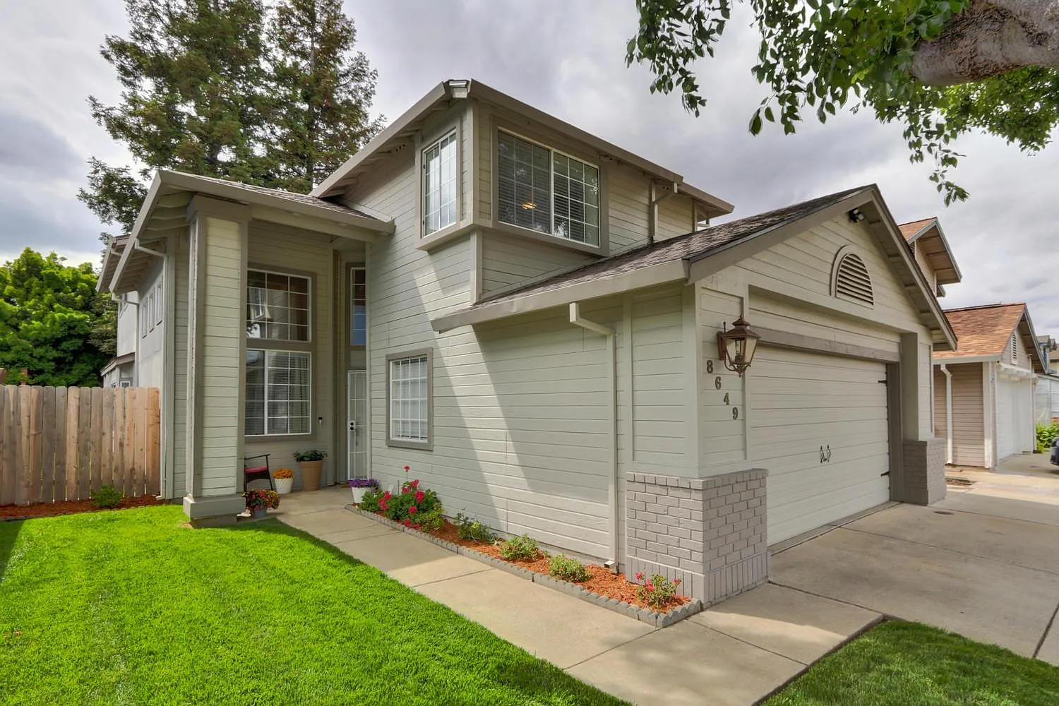 8649 Northam Dr photo 1