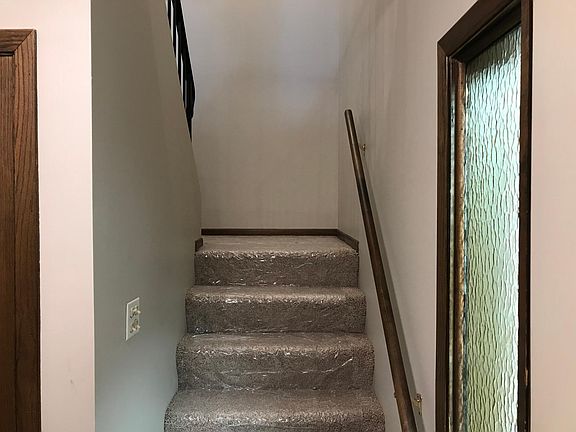 2nd image of 761 Whalom Ln