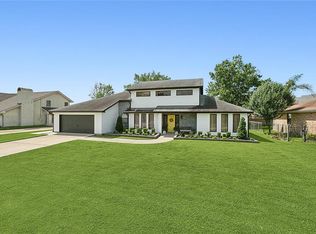 1800 Lake Salvador Dr, Harvey, LA 70058