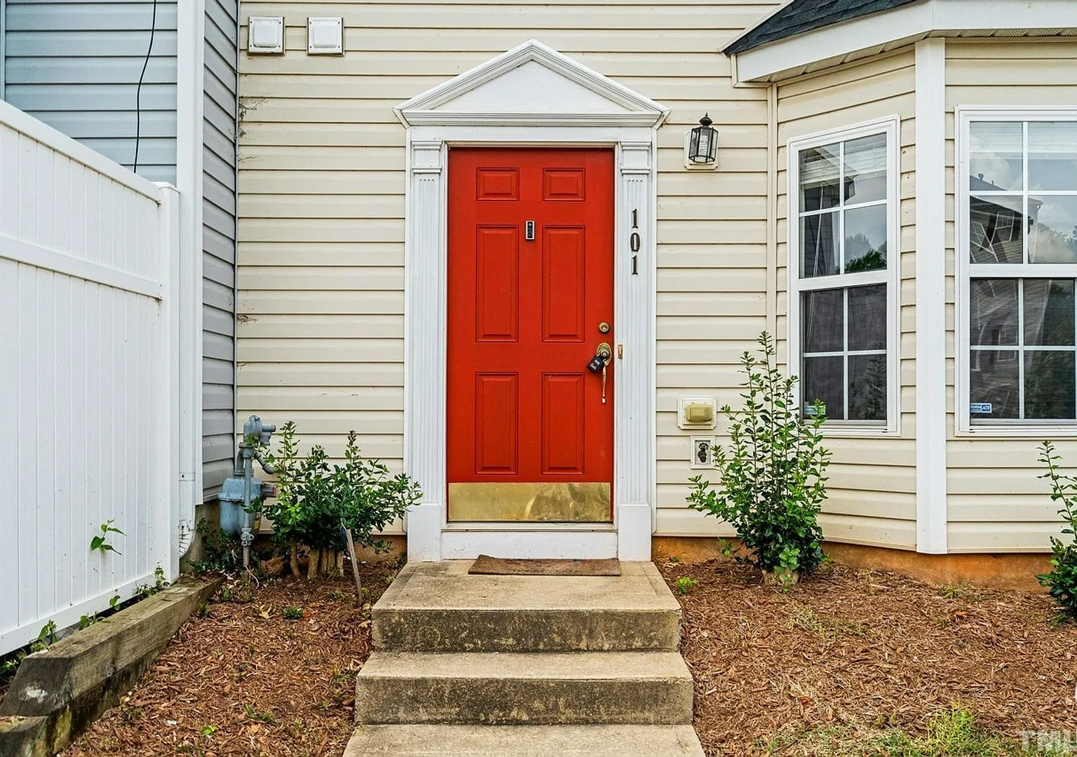 Room in 3 Bedroom Home at Ivory Run Way — Photo 4