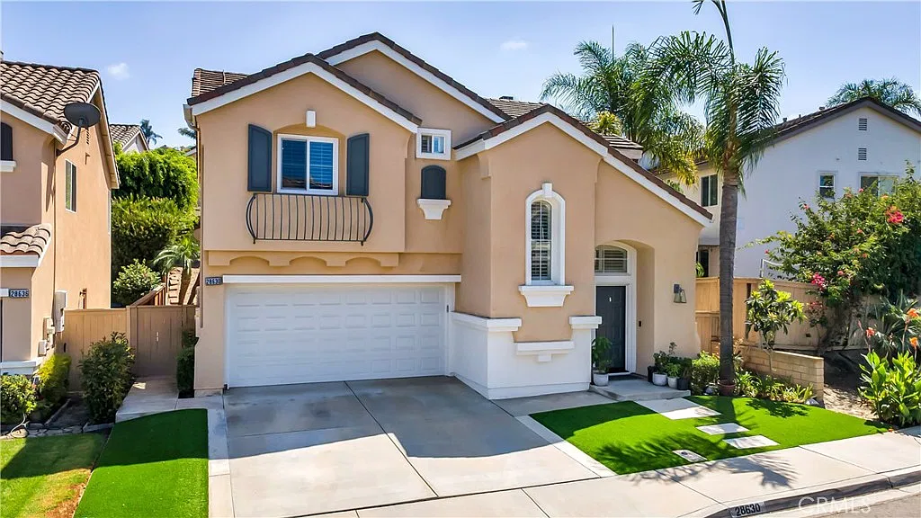 4 bed, 2.5 bath, 2181 sqft, $6,000 — Photo 1