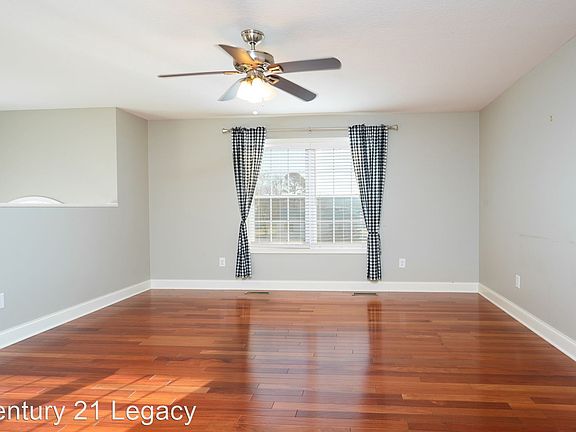 4th image of 207 Melody Ln #2