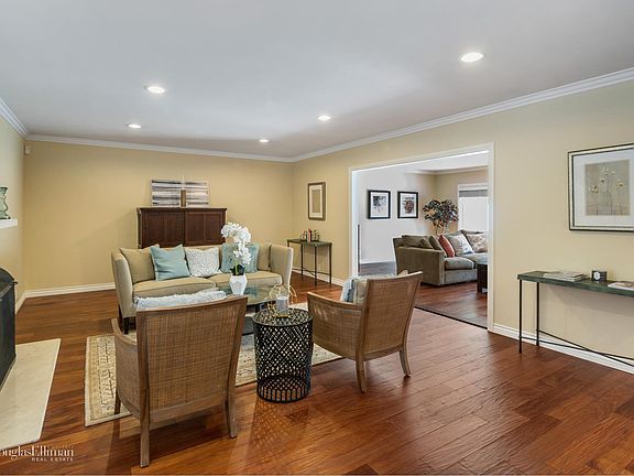 2nd image of 1312 Highland Oaks Dr