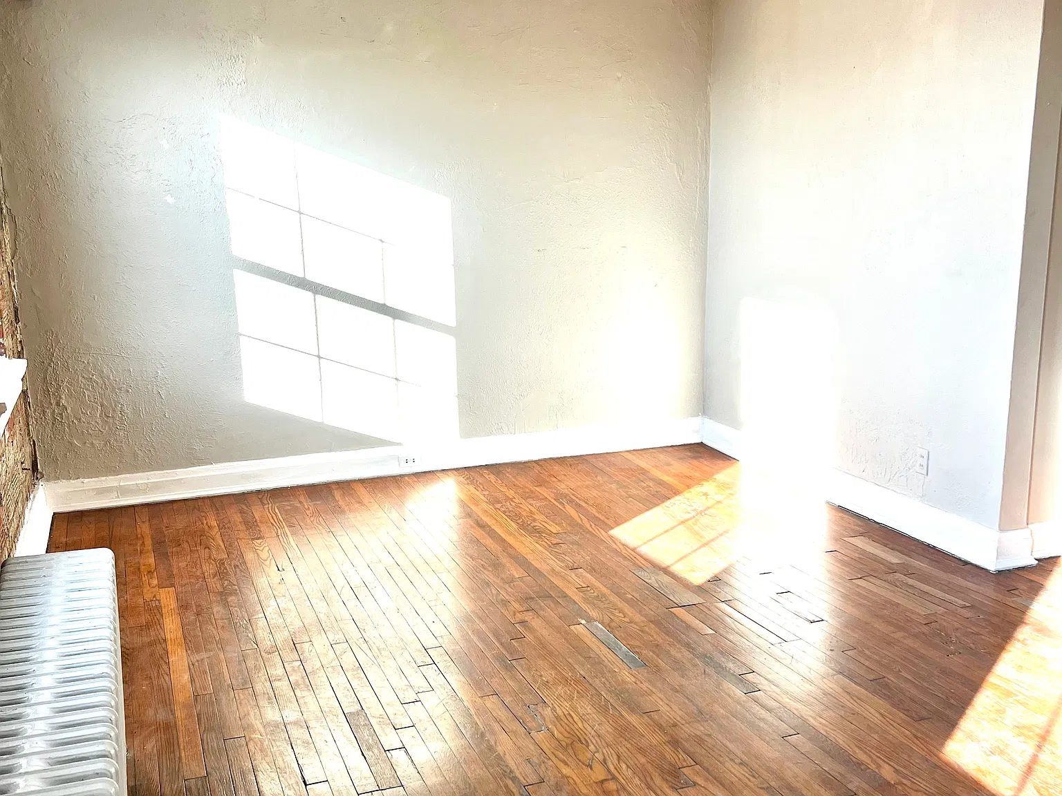 2722 Short Vine St — Photo 3