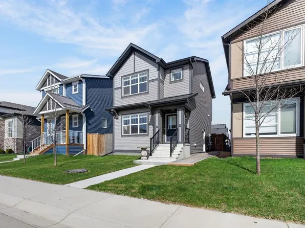 848 SW Chinook Gate, Airdrie, AB T0M 0E0