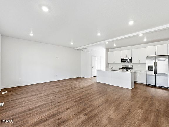 4th image of 2256 N Canal View Ln