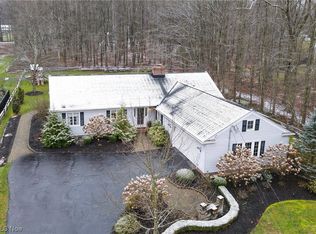 68 Ridgewood Rd, Chagrin Falls, OH 44022