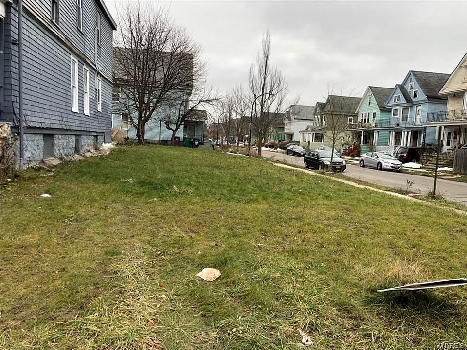 1st image of 393 Hampshire St