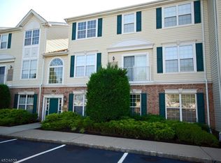 105 Limerick Ln, Phillipsburg, NJ 08865