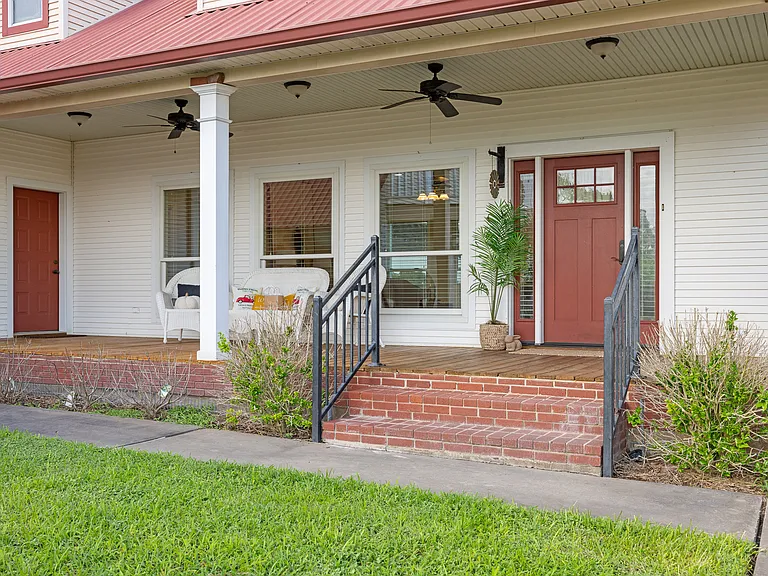 2610 FM 609 — Photo 35