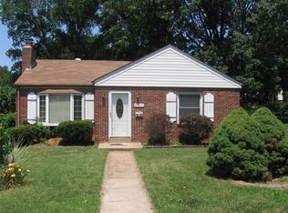 8907 Guthrie Ave, Saint Louis, MO 63134