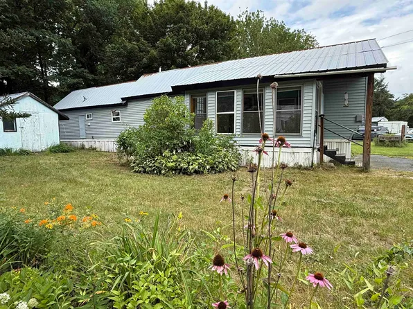 9 Village Drive, Brattleboro, VT 05301