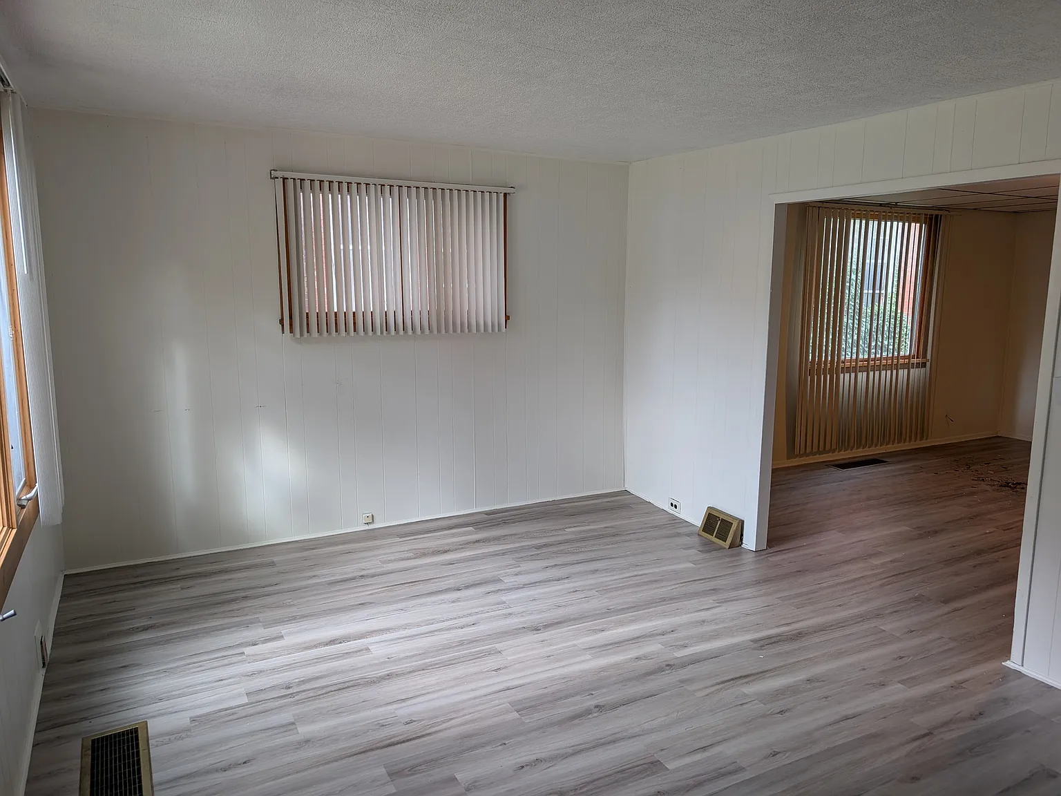 Spacious & Charming 3-Bedroom Apartment - Great location — Photo 1